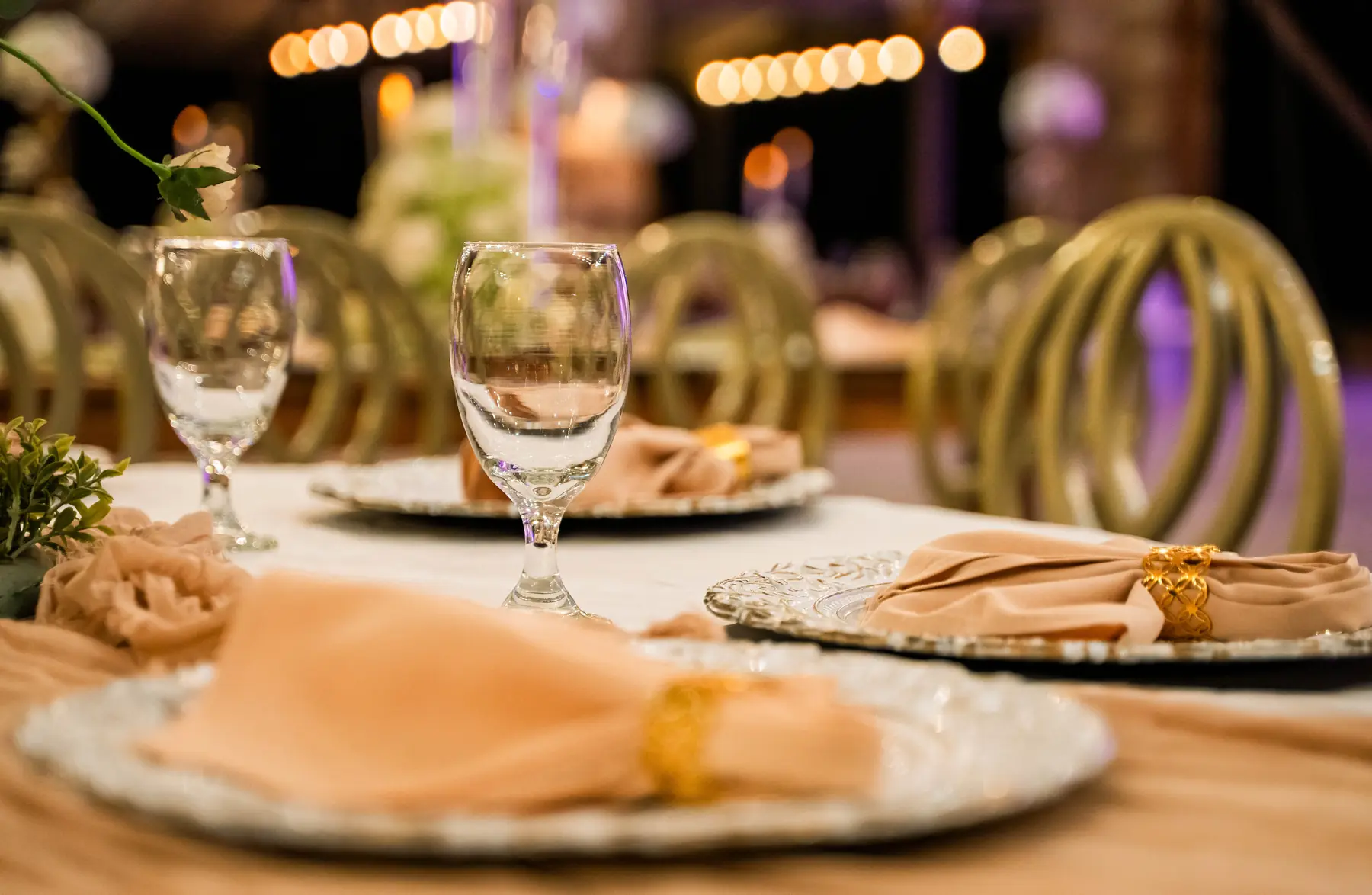 Wedding place setting at Mere's by Imperial Events